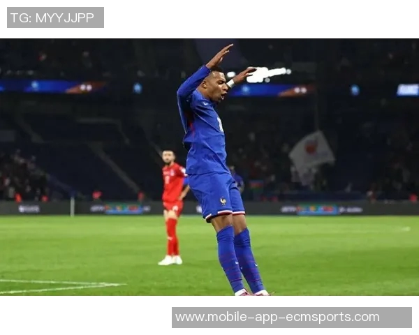 独立摄像机揭示姆巴佩场上言语抱怨对手拖延时间及补时不足问题 独立摄像机揭示姆巴佩场上言语抱怨对手拖延时间及补时不足问题