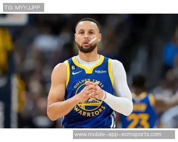 波杰与库里携手迎来第三年默契加深与巴特勒的配合日益成熟 波杰与库里携手迎来第三年默契加深与巴特勒的配合日益成熟