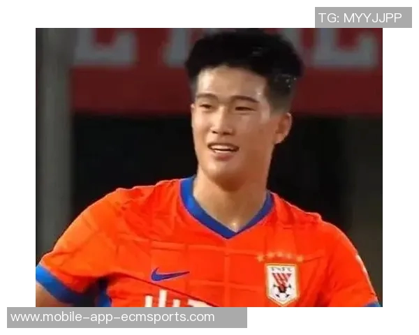 泰山小将彭啸庆祝20岁生日中超首秀成最珍贵礼物感谢韩鹏指导的信任与支持