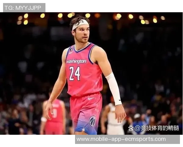 普理查德表现稳定17投7中三分8投3中贡献19分外加4篮板3助攻1抢断