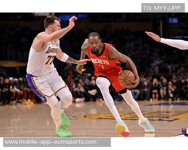 艾顿表示将深入研究詹姆斯和东契奇的比赛风格以掌握他们的习惯和偏好 艾顿表示将深入研究詹姆斯和东契奇的比赛风格以掌握他们的习惯和偏好